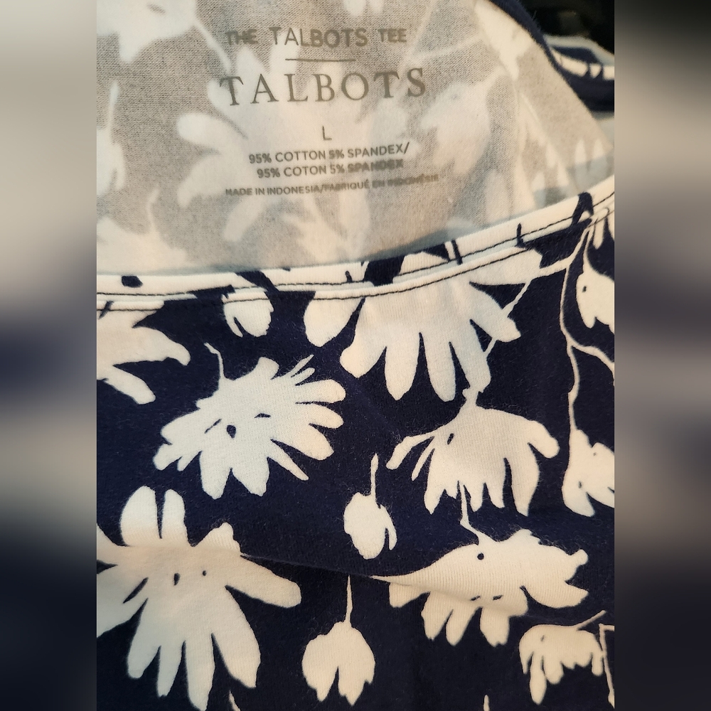Floral Navy Blue Women's Talbots Top, Large. - Picture 2 of 6